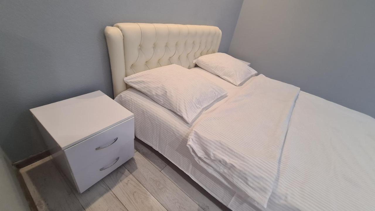 Apartaments On Vulytsia Heroiv Ato 32 Krivói Rog Exterior foto