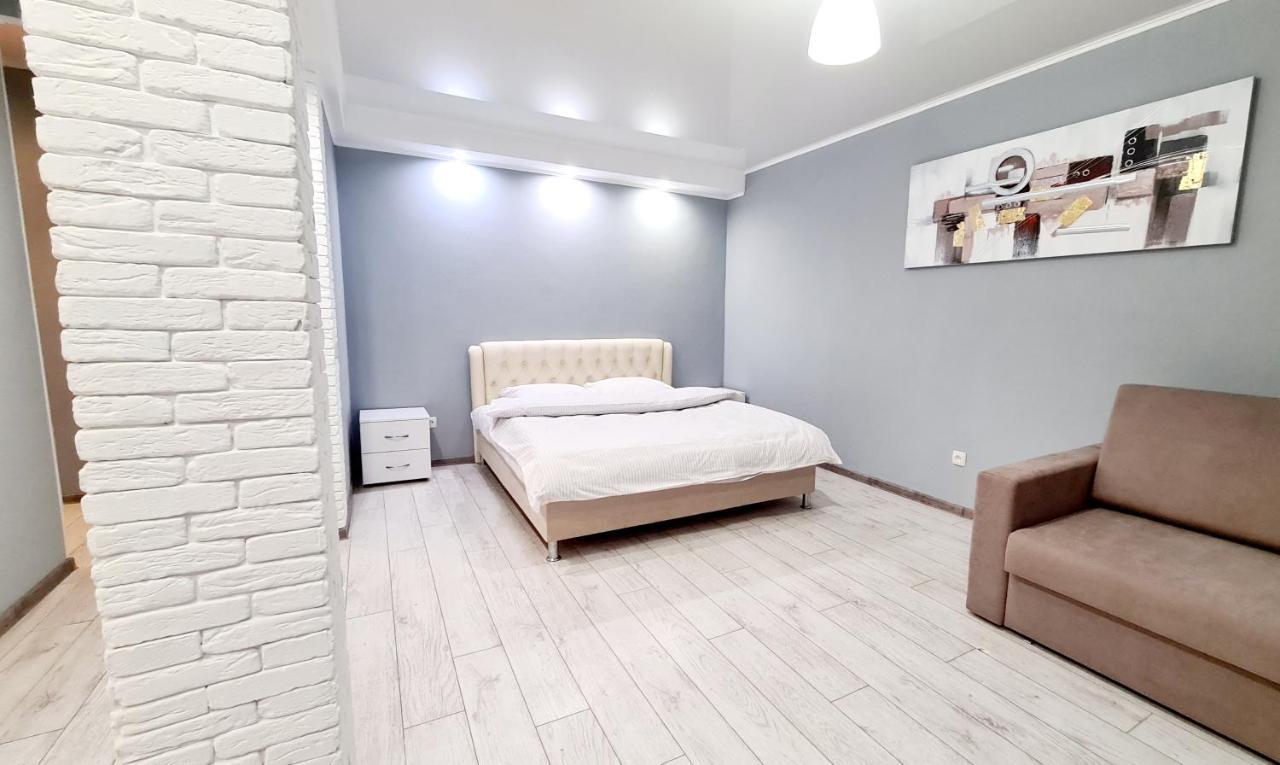 Apartaments On Vulytsia Heroiv Ato 32 Krivói Rog Exterior foto